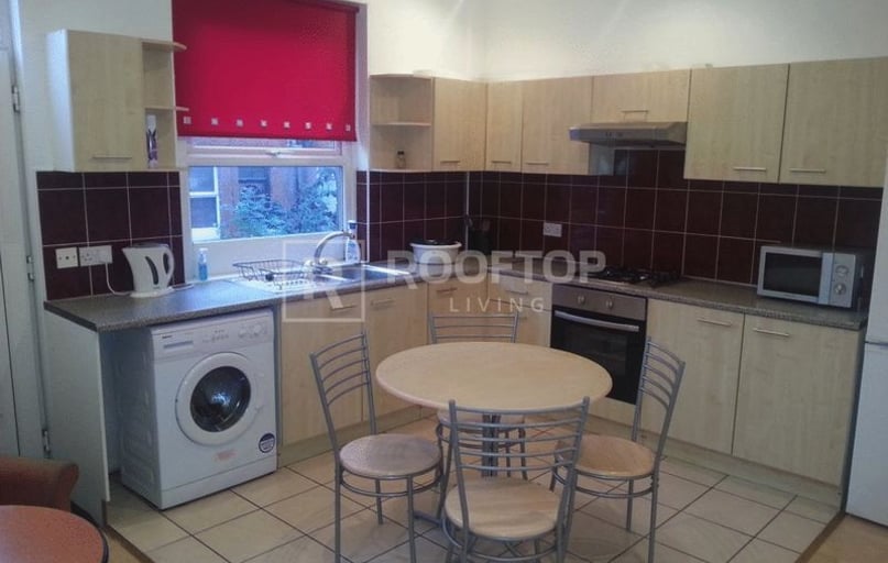 Harold Grove, Burley, Leeds - Image 1