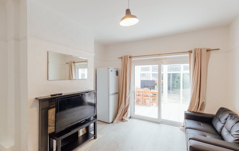 Oaklands Avenue, City Centre, Loughborough - Image 1