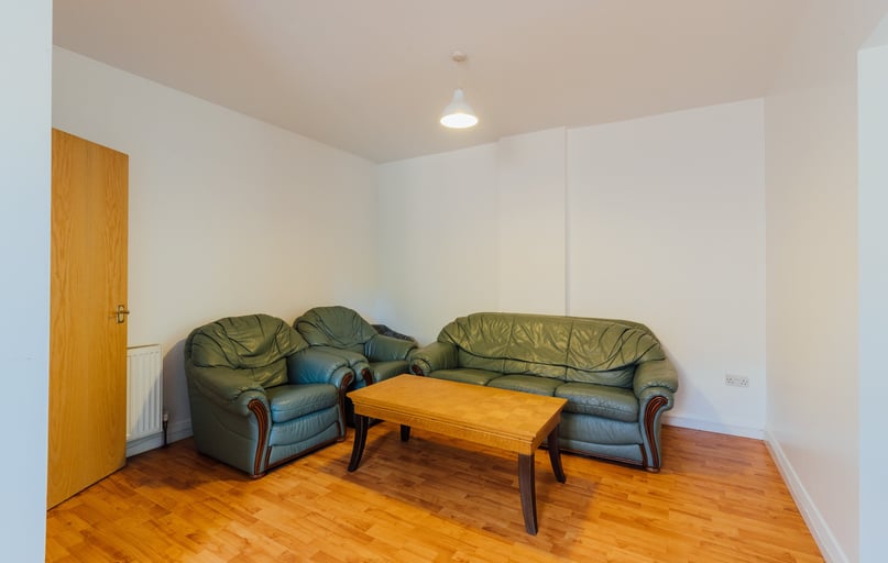 Oaklands Avenue, City Centre, Loughborough - Image 1