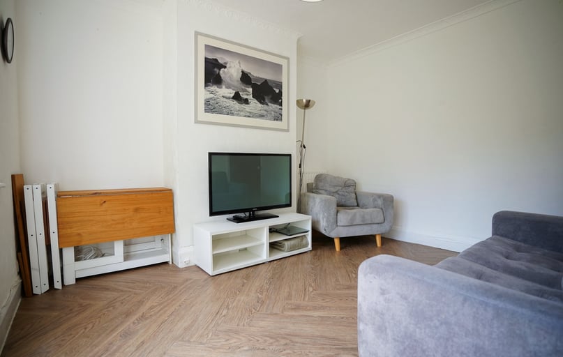 Oaklands Avenue, City Centre, Loughborough - Image 1