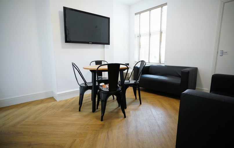 Derby Road, City Centre, Loughborough - Image 1