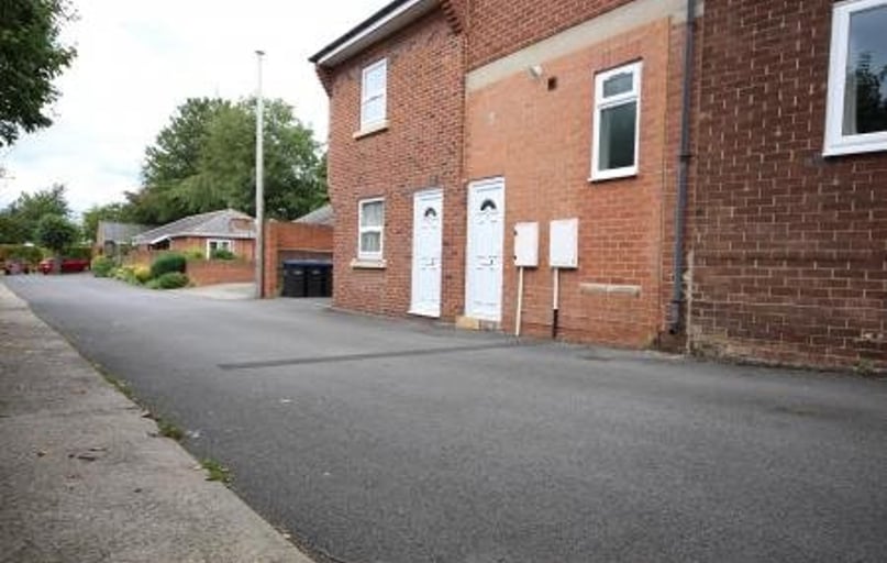 West View (L), Gilesgate, Durham - Image 1