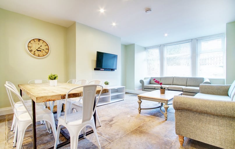 Hyde Park Road, Hyde Park, Leeds - Image 1