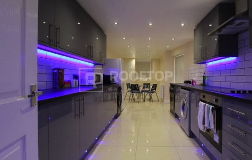 Regent Park Avenue, Rampart Road, Leeds - Image 1