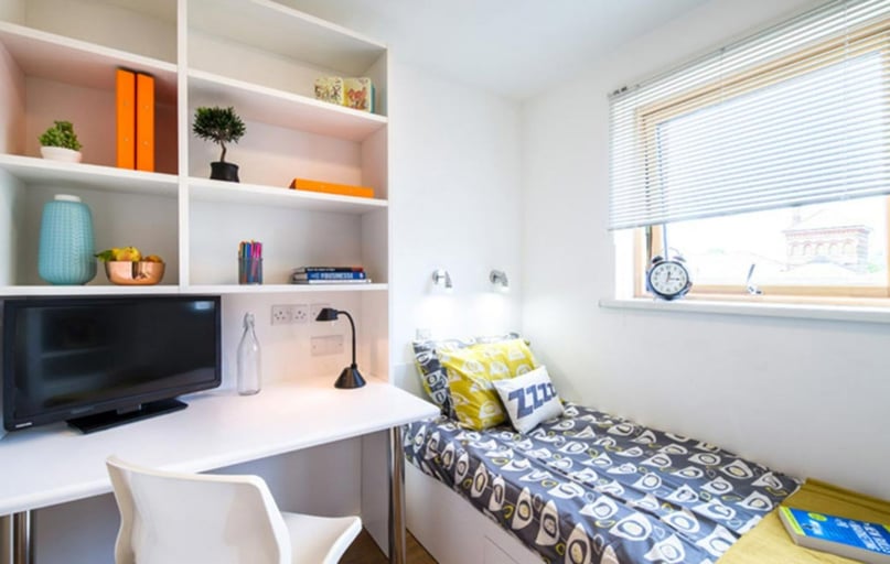 Silver Ensuite, Academic House, Herne Hill, Southwark, London - Image 1
