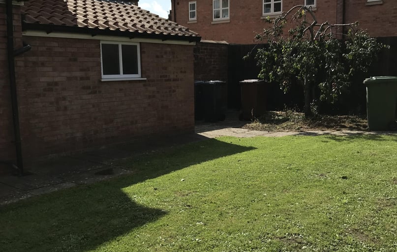 Newport, Uphill, Lincoln - Image 1