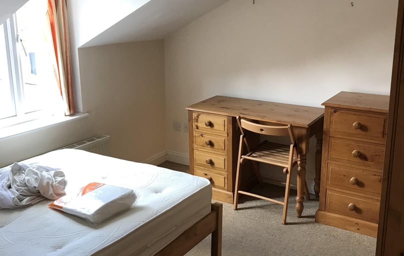 Newport, Uphill, Lincoln - Image 1