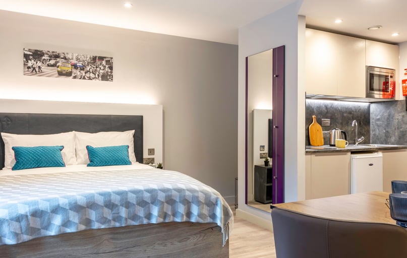 Elegance Apartment, Iconinc, Gravity, Beaumont Fee, City Centre, Lincoln - Image 1