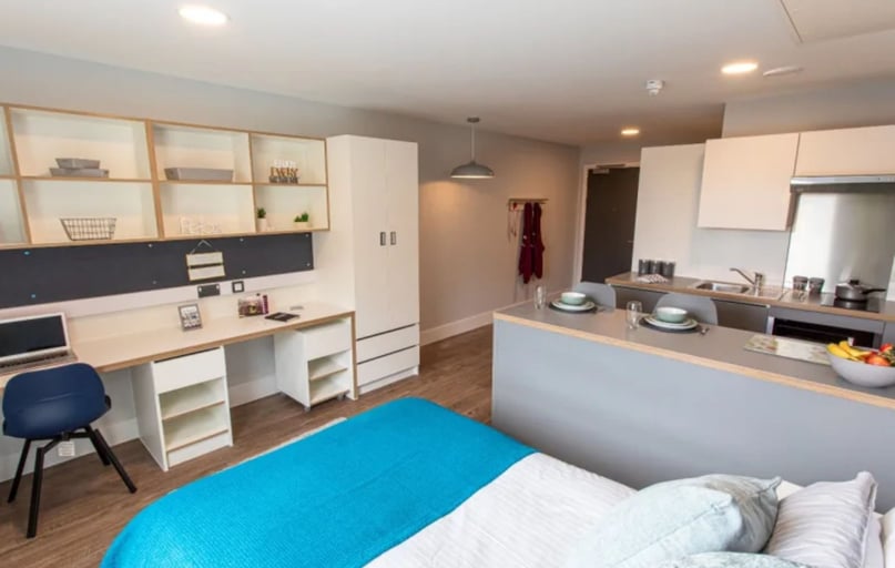 Deluxe Studio, West Way Square, 5 West Way Square, Cowley, Oxford - Image 1