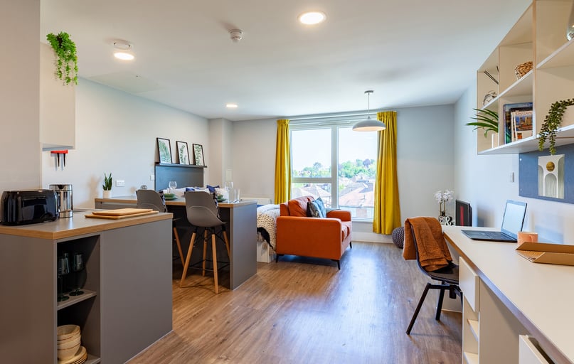 Luxury Studio, West Way Square, 5 West Way Square, Cowley, Oxford - Image 1