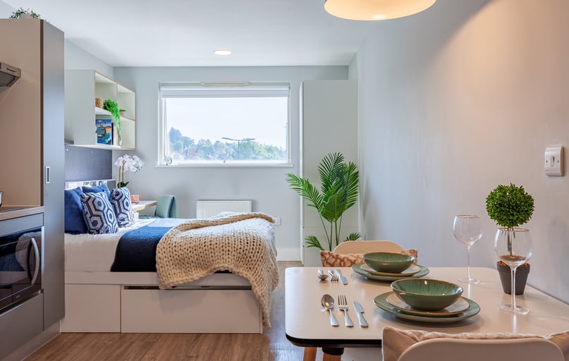 Premium Studio, West Way Square, 5 West Way Square, Cowley, Oxford - Image 1