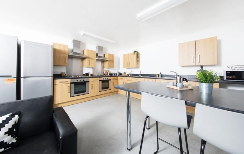 Studio - Platinum, St Peter House, St Peter Street, Pittodrie, Aberdeen - Image 1