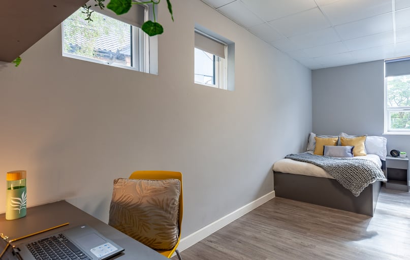 1 Bed Apartment, Allen Court, 1 Cromwell Range, Fallowfield, Manchester - Image 1