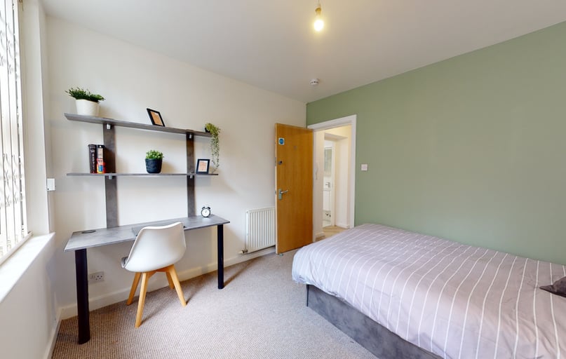 Moorland Avenue, Hyde Park, Leeds - Image 1