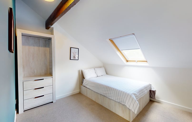 Moorland Avenue, Hyde Park, Leeds - Image 1