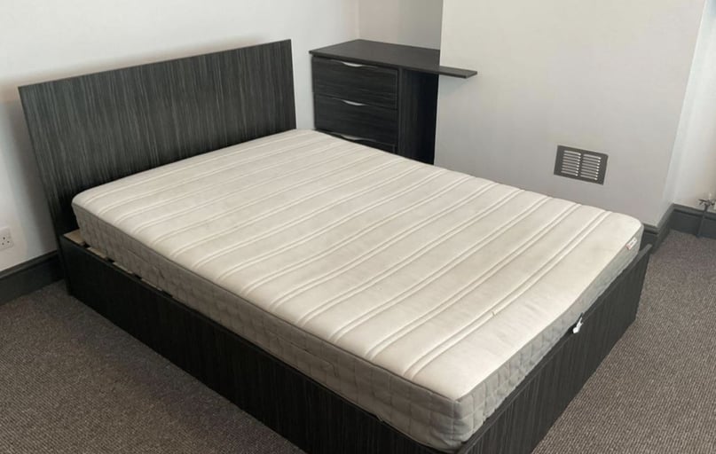 Derby Road, City Centre, Loughborough - Image 1