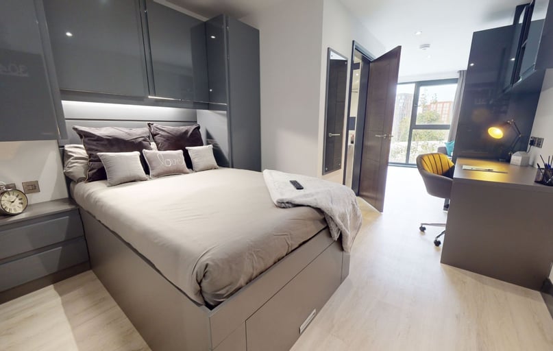 Deluxe Studio, The Residence, St Columbas Close, City Centre, Coventry - Image 1