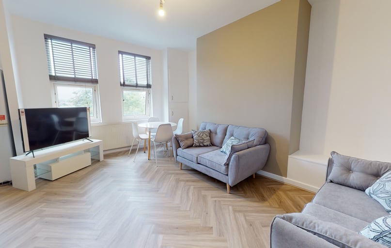 Moorland Avenue, Hyde Park, Leeds - Image 1