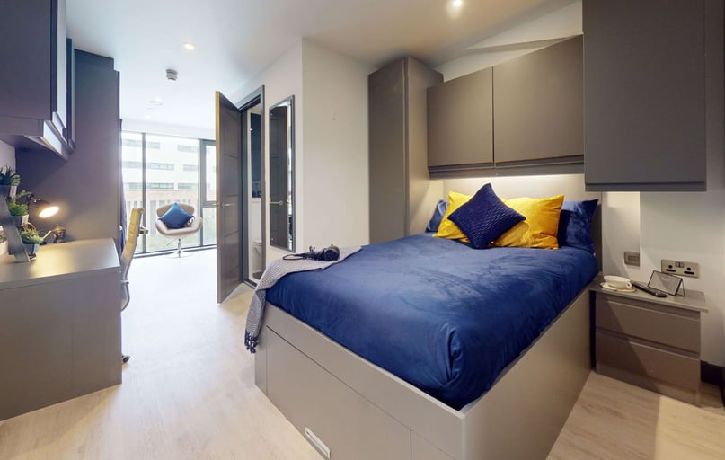 Deluxe Studio, 33 Parkside, City Centre, Coventry - Image 1