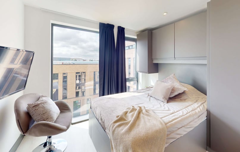 Premium 2 Bed Apartment, 33 Parkside, City Centre, Coventry - Image 1