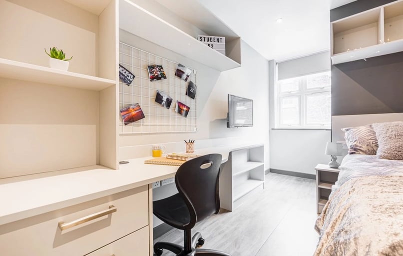 Monument House, City Centre, Newcastle - Image 1