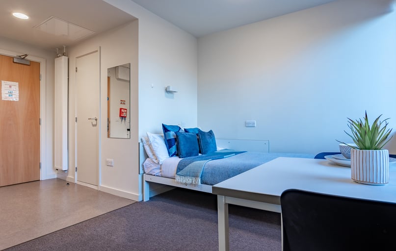 Deluxe Studio, Powis Place, 2 Powis Place, Old Aberdeen, Aberdeen - Image 1