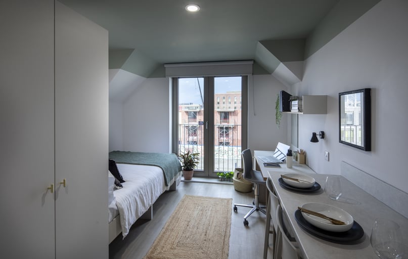 Gold Plus Studio, The Keel Houses, 8 Lower Gilmore Place, Fountainbridge, Edinburgh - Image 1