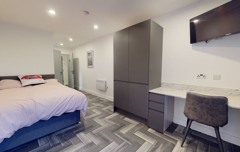 Graduation House, Beeston, Nottingham - Image 1