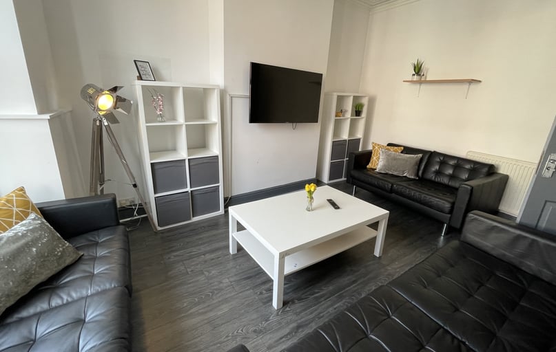 Chichester Street, City Centre, Chester - Image 1