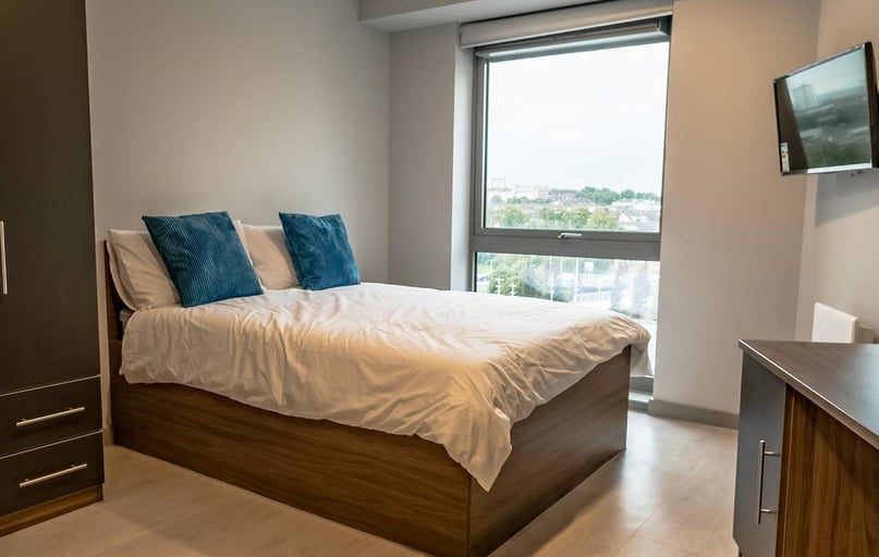 Premium Studio, Scotway House, 165 Castlebank Street  , Broomhill, Glasgow - Image 1