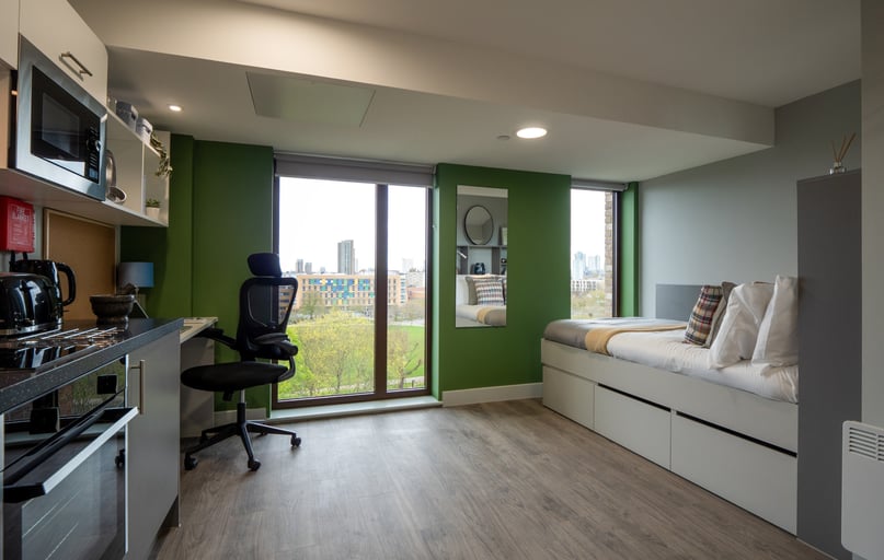 Silver Plus Studio, Venue Studios, 333-337 New Cross Road, Lewisham, London - Image 1