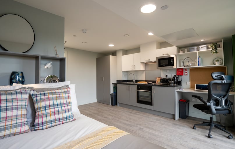 Gold Studio, Venue Studios, 333-337 New Cross Road, Lewisham, London - Image 1