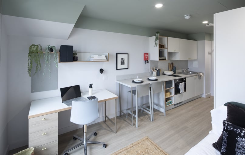 Silver Studio, The Keel Houses, 8 Lower Gilmore Place, Fountainbridge, Edinburgh - Image 1