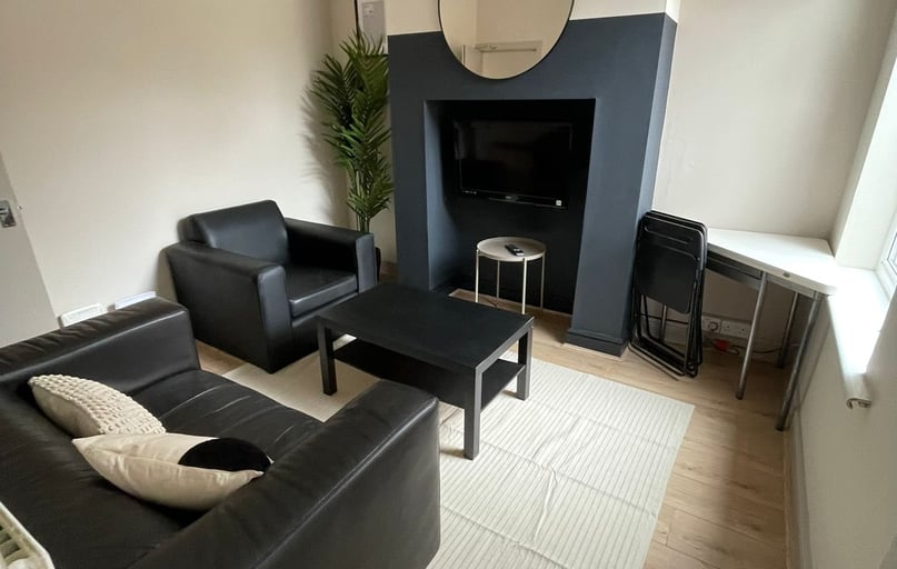 Bethnal Green, Newland, Hull - Image 1