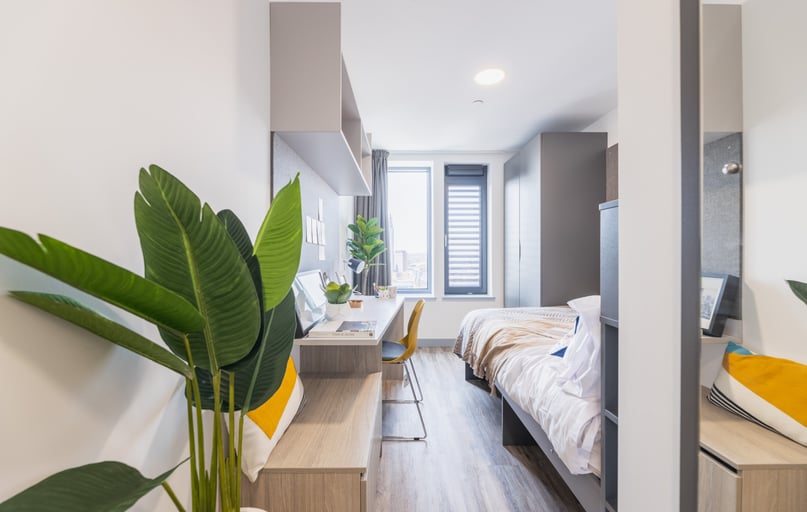 Silver Ensuite, ONYX, 60 Lancaster Street, City Centre, Birmingham - Image 1