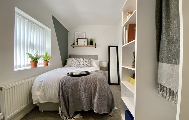 Edge Lane, Fairfield, Liverpool - Image 1