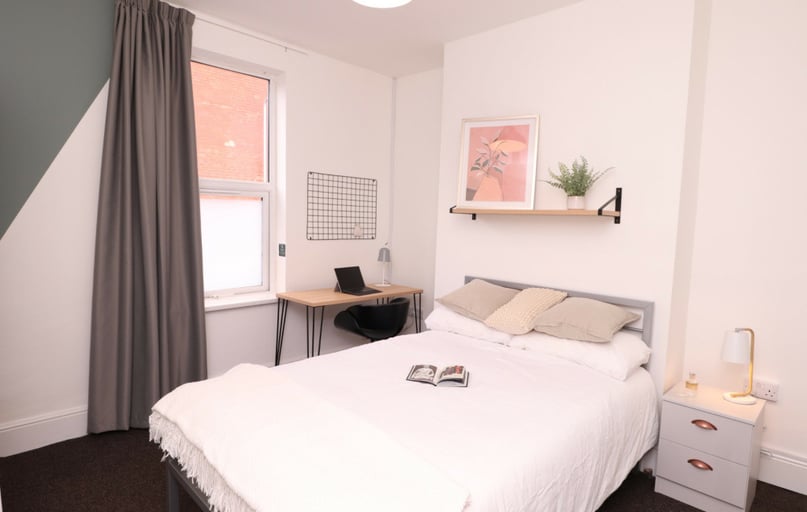 Cross Street, St Catherines, Lincoln - Image 1