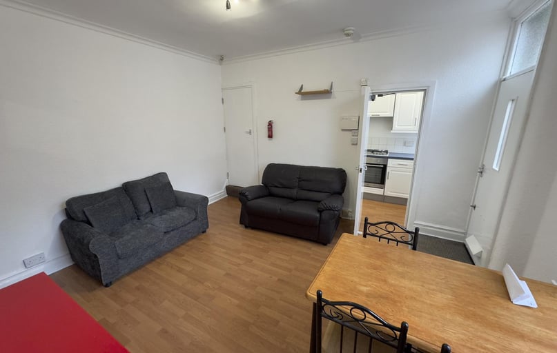 Winfield Terrace, Woodhouse, Leeds - Image 1