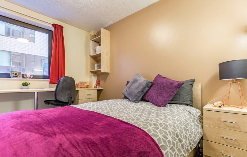 Deluxe Studio, The Pinnacles, Broad Street, City Centre, Sheffield - Image 1