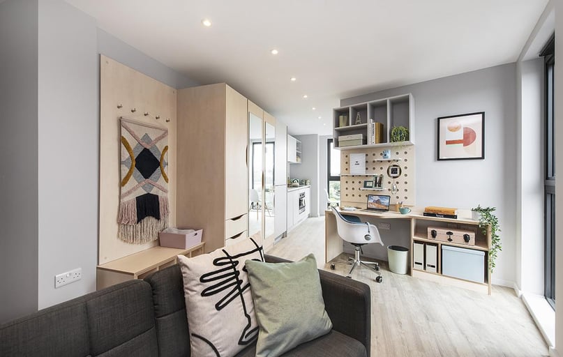 Executive Studio, Hillside House, 86 Winter Street, City Centre, Sheffield - Image 1