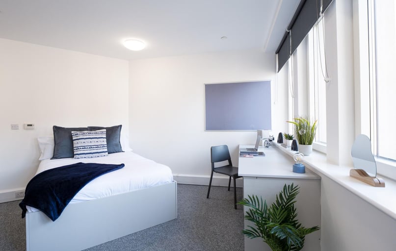 Gold Ensuite, The Paper Works, York Street, City Centre, Sheffield - Image 1