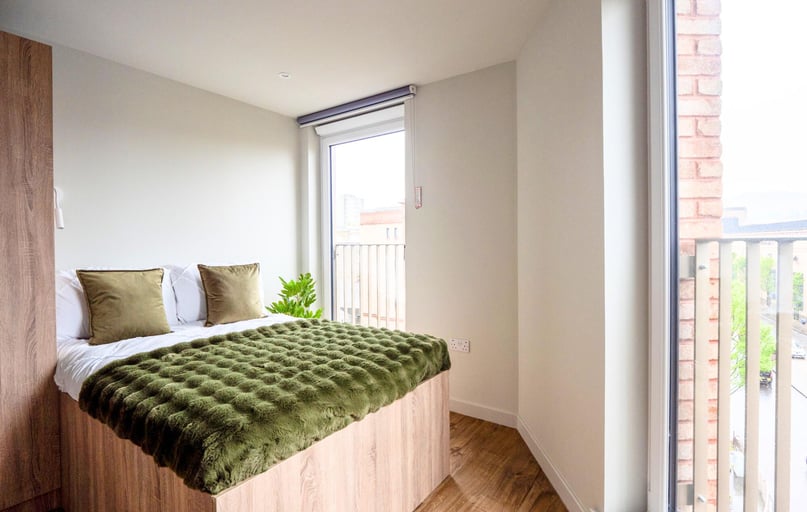 Premium Plus Studio, Greenmarket Studios, 6 South Marketgait, City Centre, Dundee - Image 1