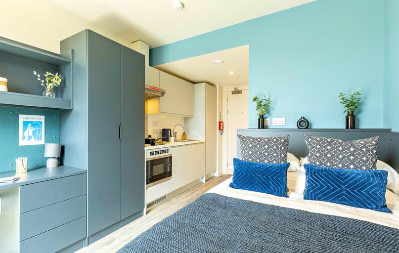 Bronze Studio, Pershore Junction, 1-3 Dogpool Lane, Selly Park, Birmingham - Image 1