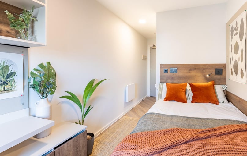 Classic Ensuite, The Place, 33 Queens Road, City Centre, Nottingham - Image 1