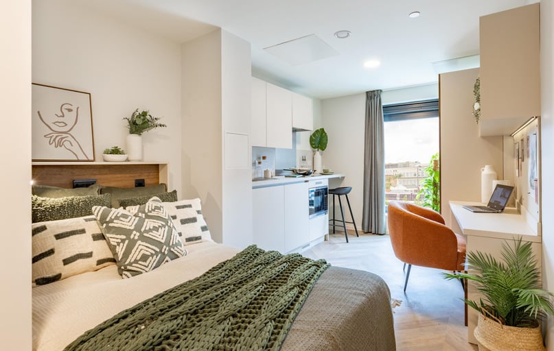 Platinum Studio, The Place, 33 Queens Road, City Centre, Nottingham - Image 1