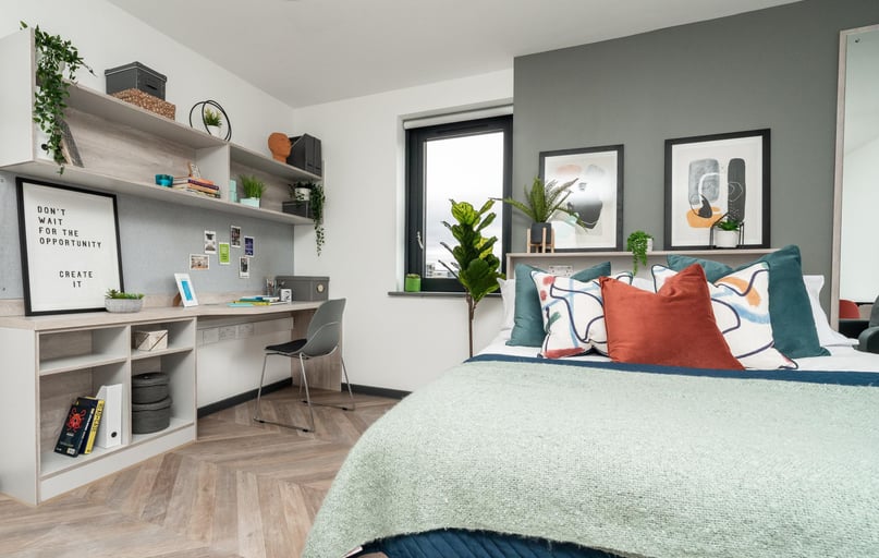 Deluxe Ensuite, Steelworks, 29 Rockingham Street, City Centre, Sheffield - Image 1