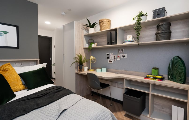 Deluxe Plus Ensuite, Steelworks, 29 Rockingham Street, City Centre, Sheffield - Image 1