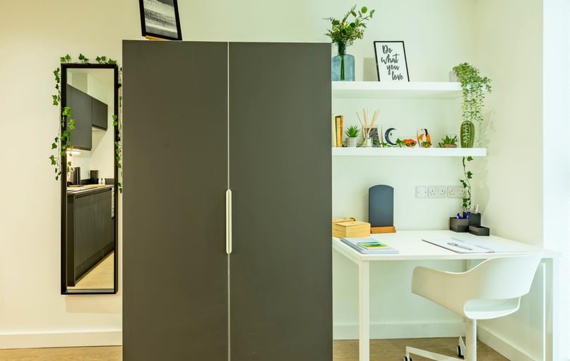 Deluxe Studio, One London Road, London Road, Keele University School Of Medicine, Newcastle under Lyme - Image 1