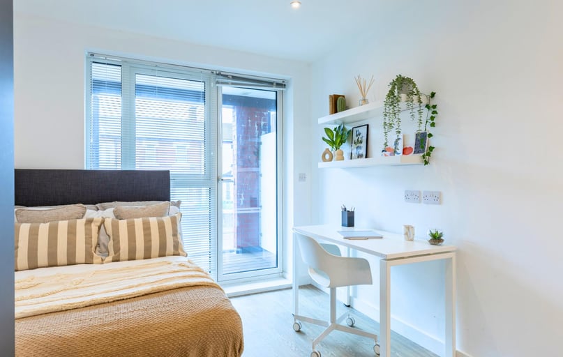 Premium Balcony Studio, One London Road, London Road, Keele University School Of Medicine, Newcastle under Lyme - Image 1