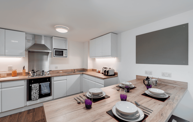 Premium Ensuite, The Old Dairy, 14 Regent Street, Cookworthy, Plymouth - Image 1